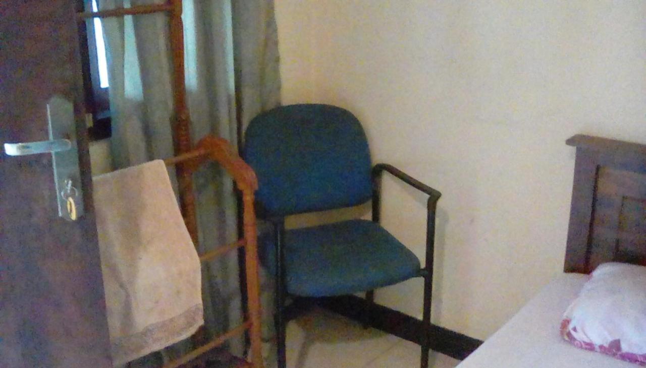 Leaf Guest House Gampola Esterno foto
