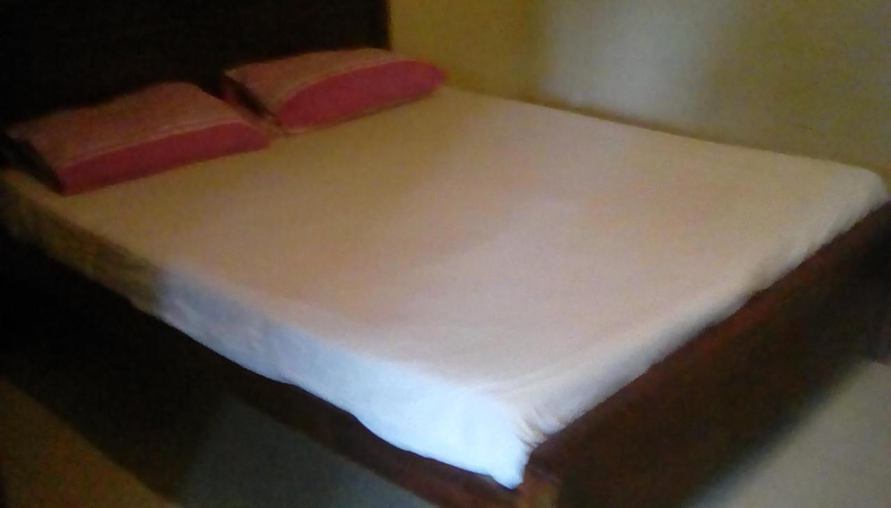 Leaf Guest House Gampola Esterno foto